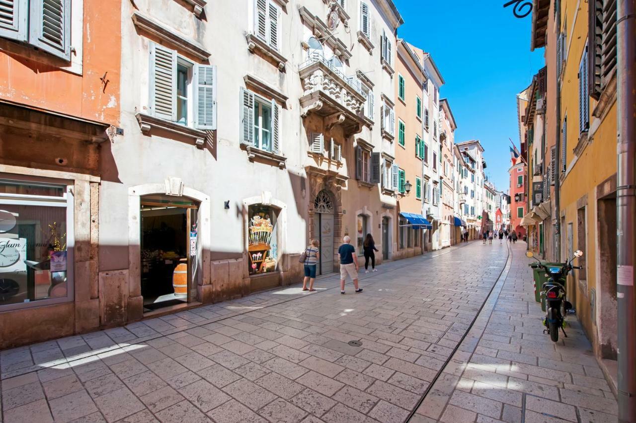 Apartments & Rooms Carera 6 Rovinj Bagian luar foto